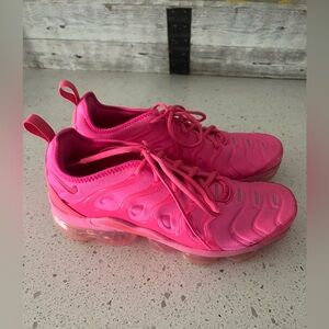 Wmns Air VaporMax Plus 'Hyper Pink'